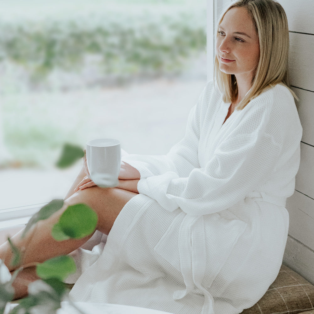 Cariloha Bamboo Waffle Knit Robe Unisex White / M