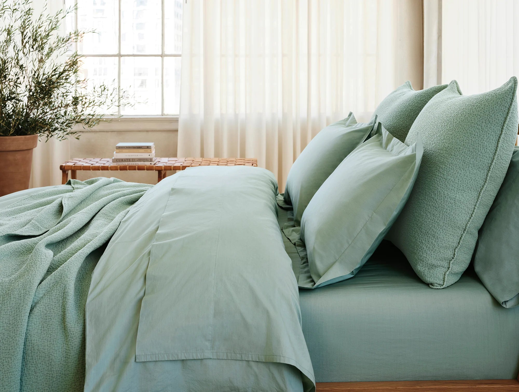 Coyuchi Percale Sheet Set - Thumbnail 3
